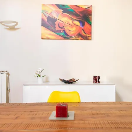 Modern, Bright Near Boboli Gardens & Santo Spirito - Homeunity Флоренция