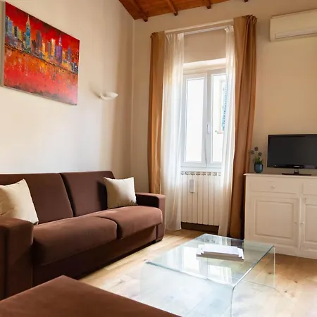 Modern, Bright Near Boboli Gardens & Santo Spirito - Homeunity * Флоренция