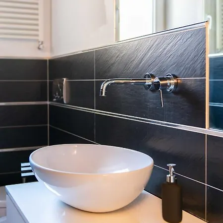 Modern, Bright Near Boboli Gardens & Santo Spirito - Homeunity Апартаменты
