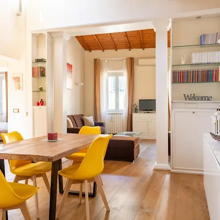 Modern, Bright Near Boboli Gardens & Santo Spirito - Homeunity Φλωρεντία