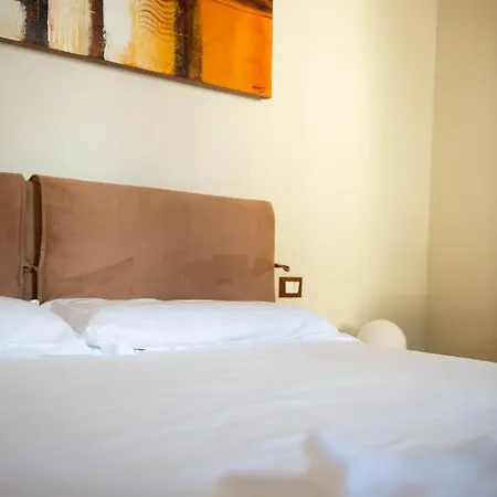 Modern, Bright Near Boboli Gardens & Santo Spirito - Homeunity Φλωρεντία